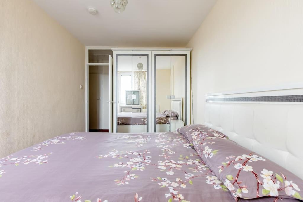 One Bed - 25 Mins From Bridge Apartamento *